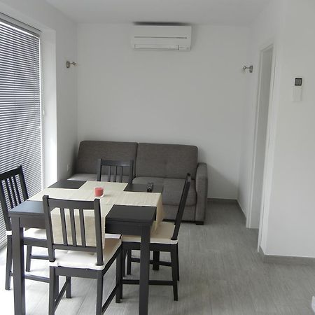 Rooms & Apartment Mira G. ポストイナ エクステリア 写真