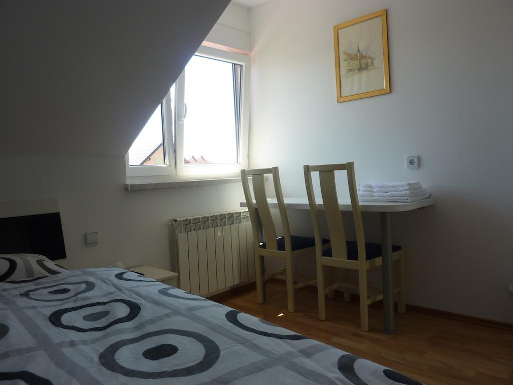 Rooms & Apartment Mira G. ポストイナ エクステリア 写真