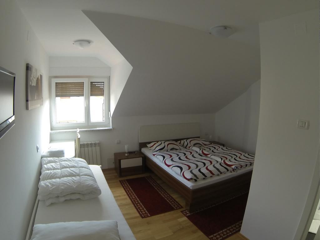 Rooms & Apartment Mira G. ポストイナ 部屋 写真