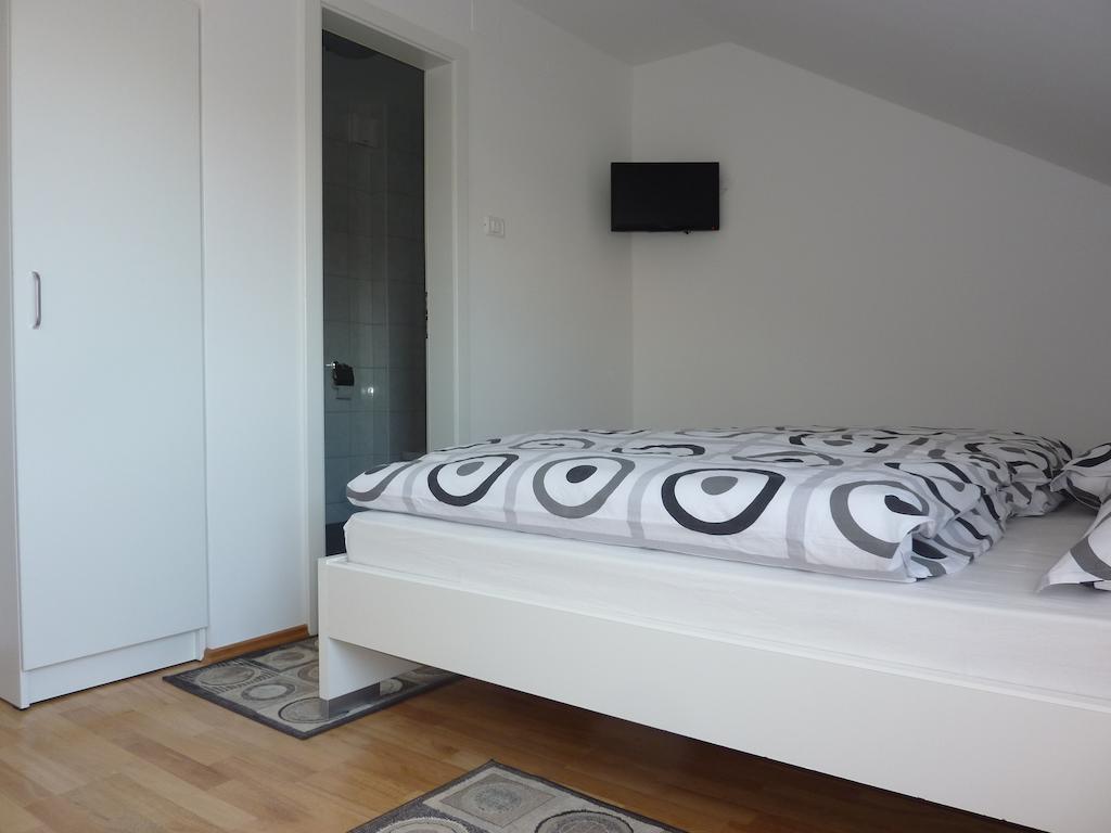 Rooms & Apartment Mira G. ポストイナ 部屋 写真